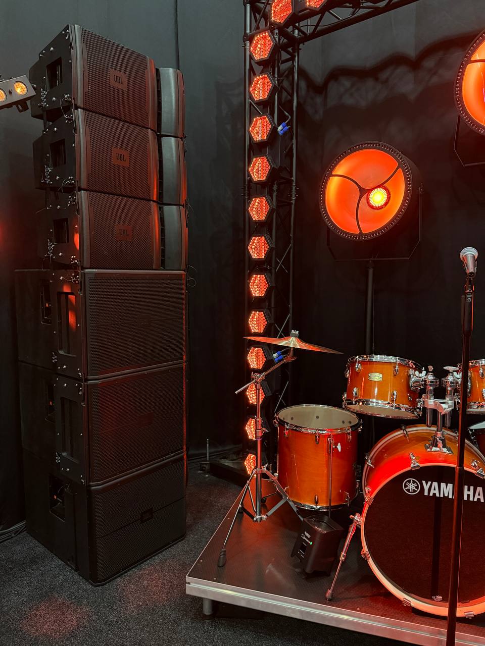 Комплект звука 10 кВт JBL VRX линейный массив